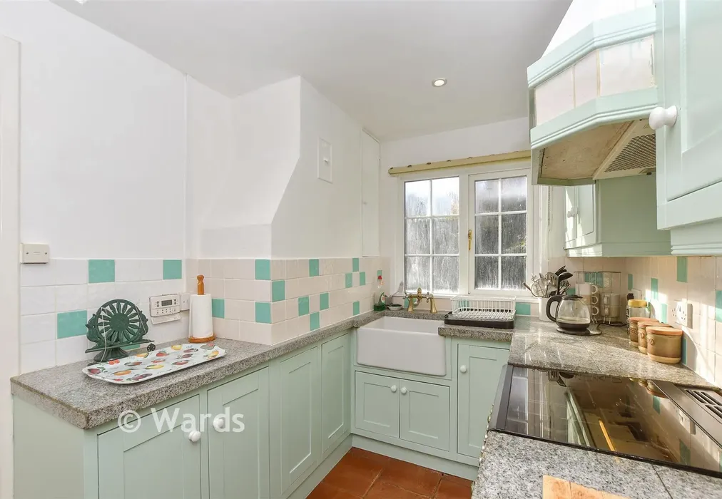 Kitchen - Wilsley Pound, Sissinghurst, Kent - Wards of Kent