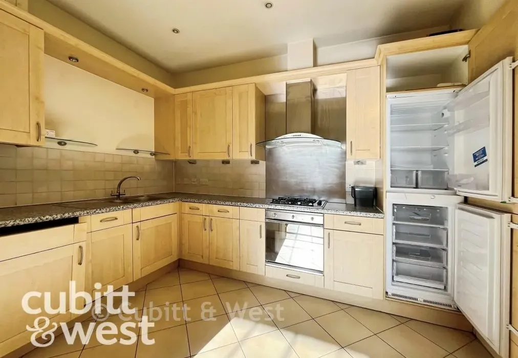 Kitchen - Gunwharf Quays, Portsmouth, Hampshire - Wards of Kent