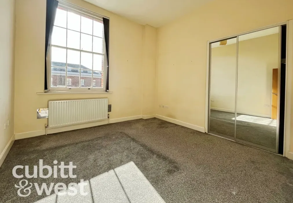 Bedroom 1 - Gunwharf Quays, Portsmouth, Hampshire - Wards of Kent
