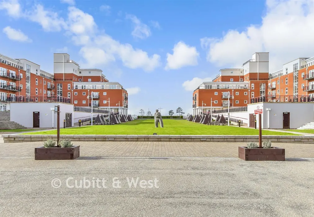 Surrounding Area - Gunwharf Quays, Portsmouth, Hampshire - Wards of Kent