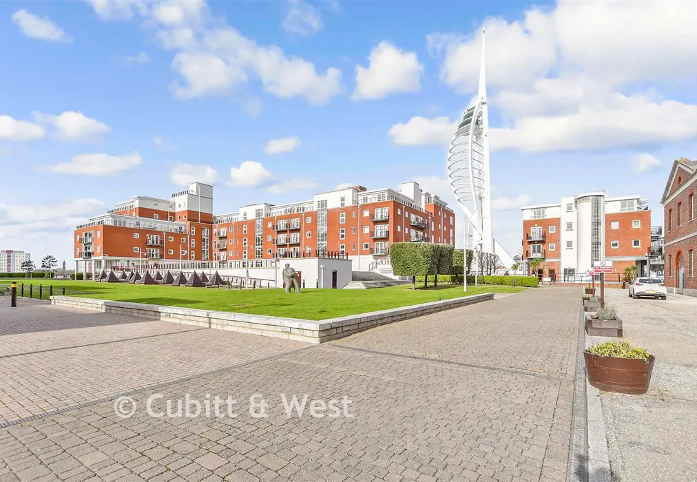 Surrounding Area - Gunwharf Quays, Portsmouth, Hampshire - Wards of Kent