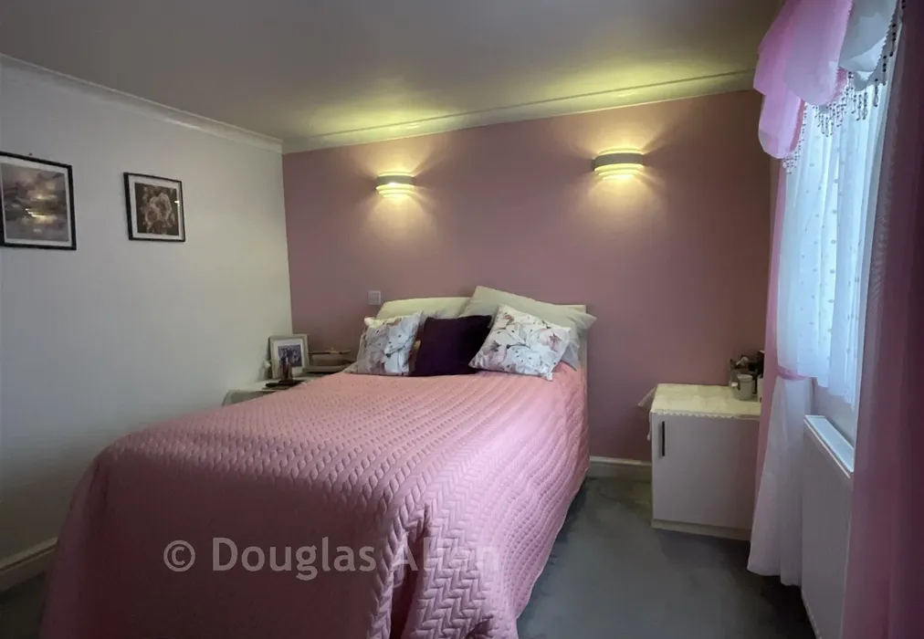Bedroom - Lower Dunton Road, Brentwood, Essex - Wards of Kent