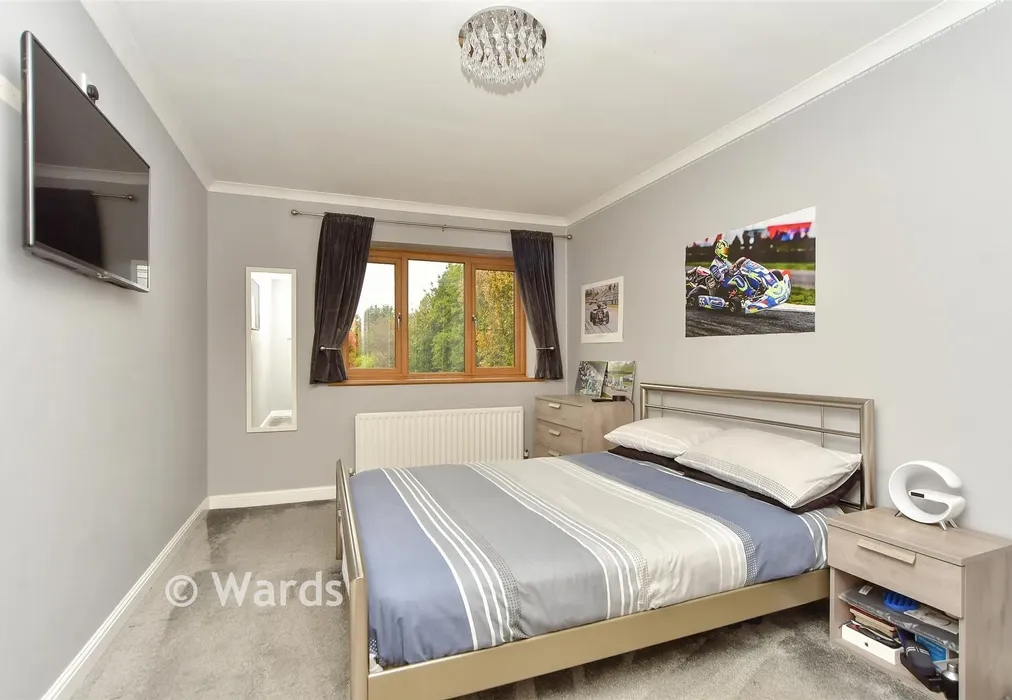 Bedroom 3 - The Street, Hartlip, Sittingbourne, Kent - Wards of Kent