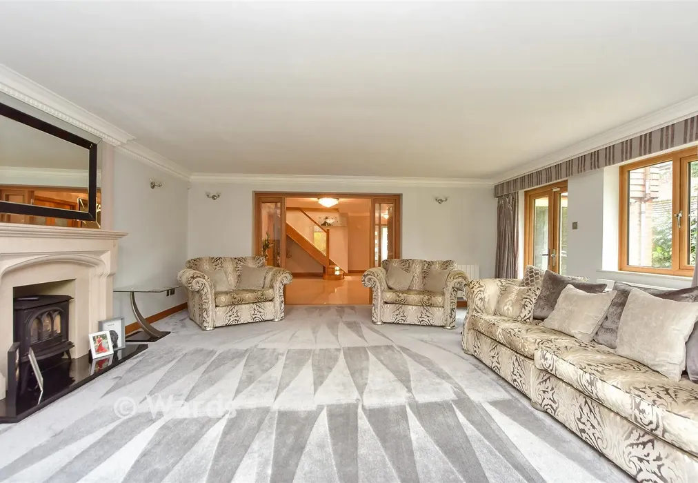 Lounge - The Street, Hartlip, Sittingbourne, Kent - Wards of Kent