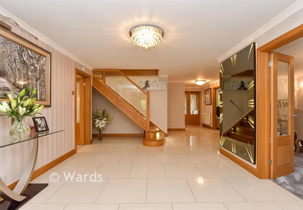 Entrance Hall - The Street, Hartlip, Sittingbourne, Kent - Wards of Kent