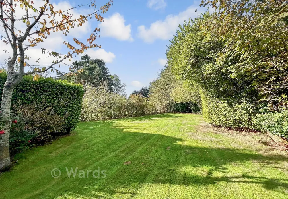 Rear Garden - The Street, Hartlip, Sittingbourne, Kent - Wards of Kent