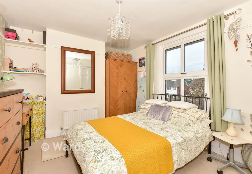 Bedroom 1 - The Street, Boughton-Under-Blean, Faversham, Kent - Wards of Kent