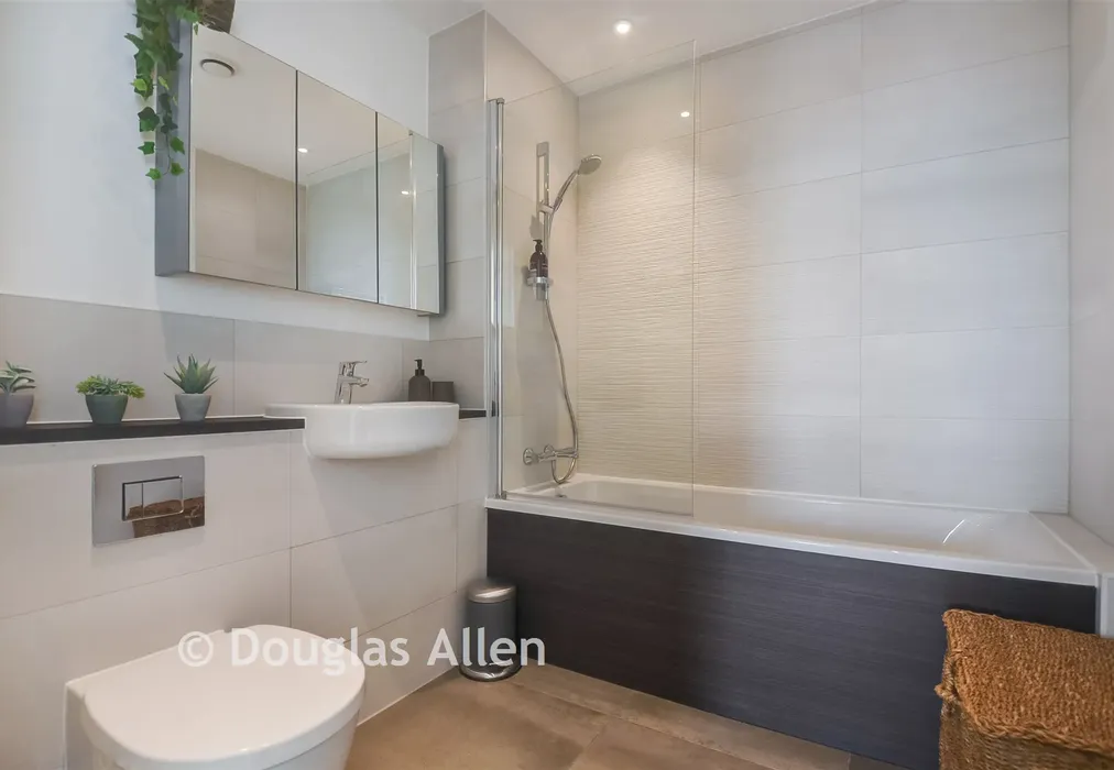 Bathroom 2 - Beck Square, Leyton - Wards of Kent