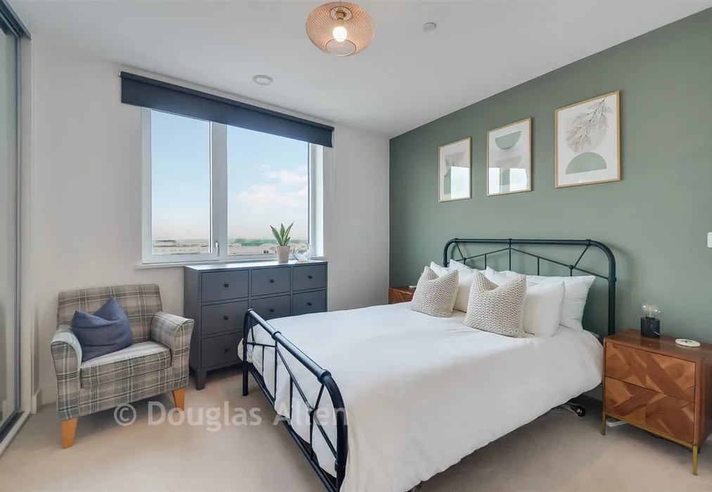 Master Bedroom 2 - Beck Square, Leyton - Wards of Kent