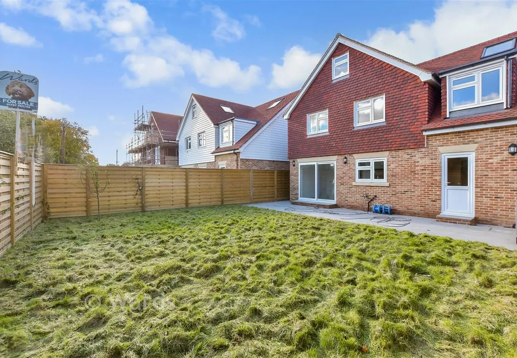 Rear Garden - Brookland, Kent - Wards of Kent