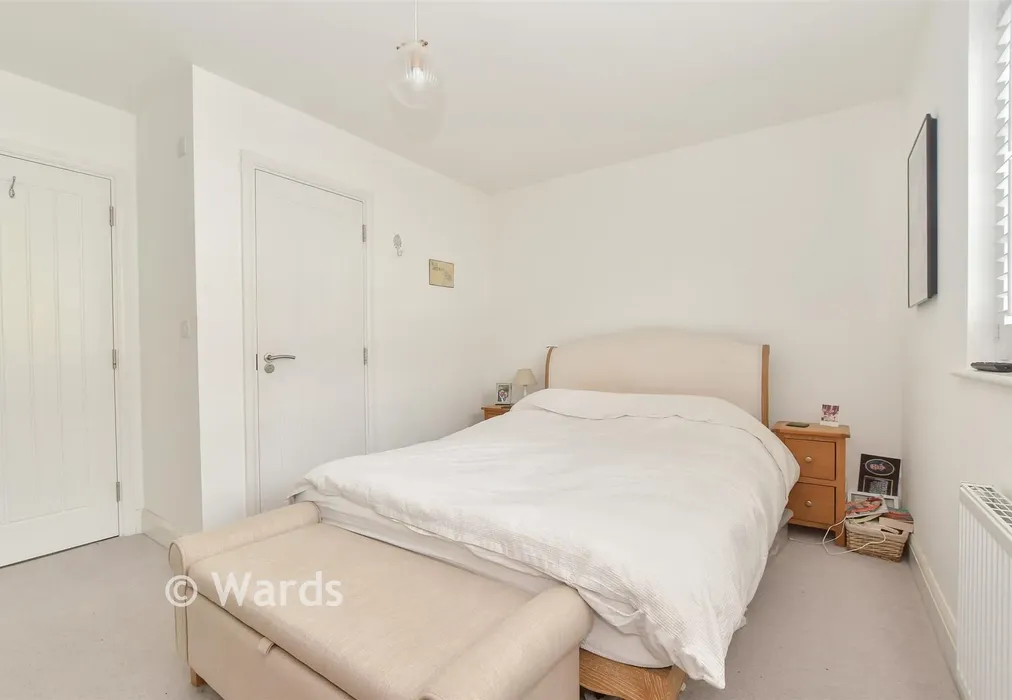 Bedroom 1 - Six Fields Path, Tenterden, Kent - Wards of Kent