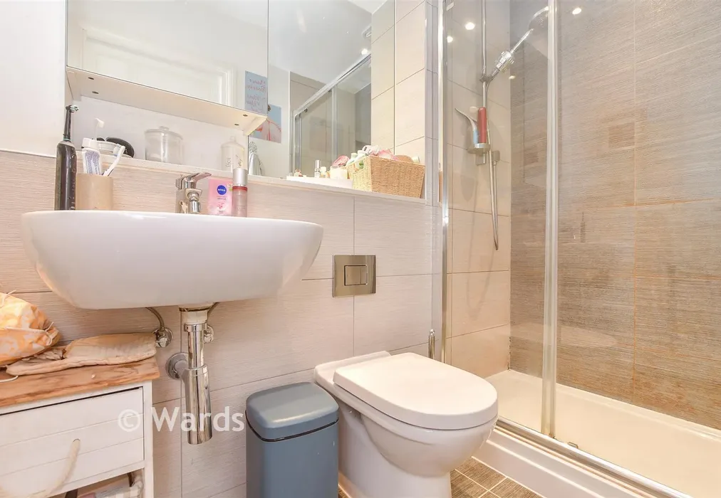 En-Suite Shower Room - Six Fields Path, Tenterden, Kent - Wards of Kent