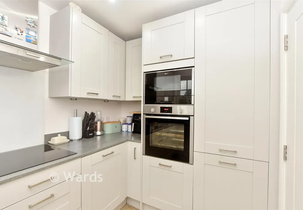 Kitchen - Six Fields Path, Tenterden, Kent - Wards of Kent