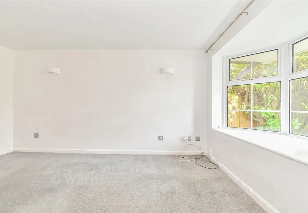 Lounge - Treetops, Tonbridge, Kent - Wards of Kent