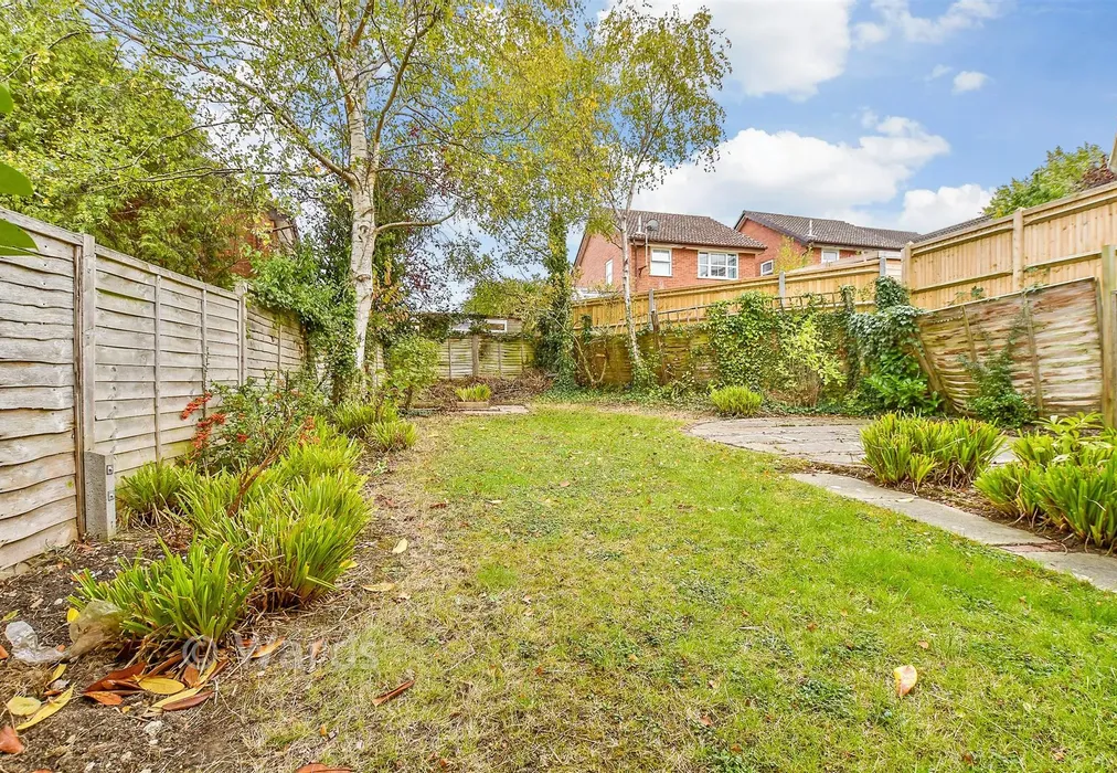 Rear Garden - Treetops, Tonbridge, Kent - Wards of Kent