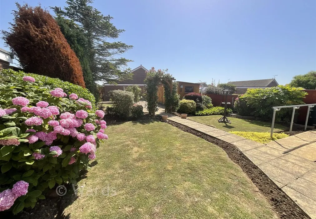 Garden - The Fairway, Dymchurch, Romney Marsh, Kent - Wards of Kent