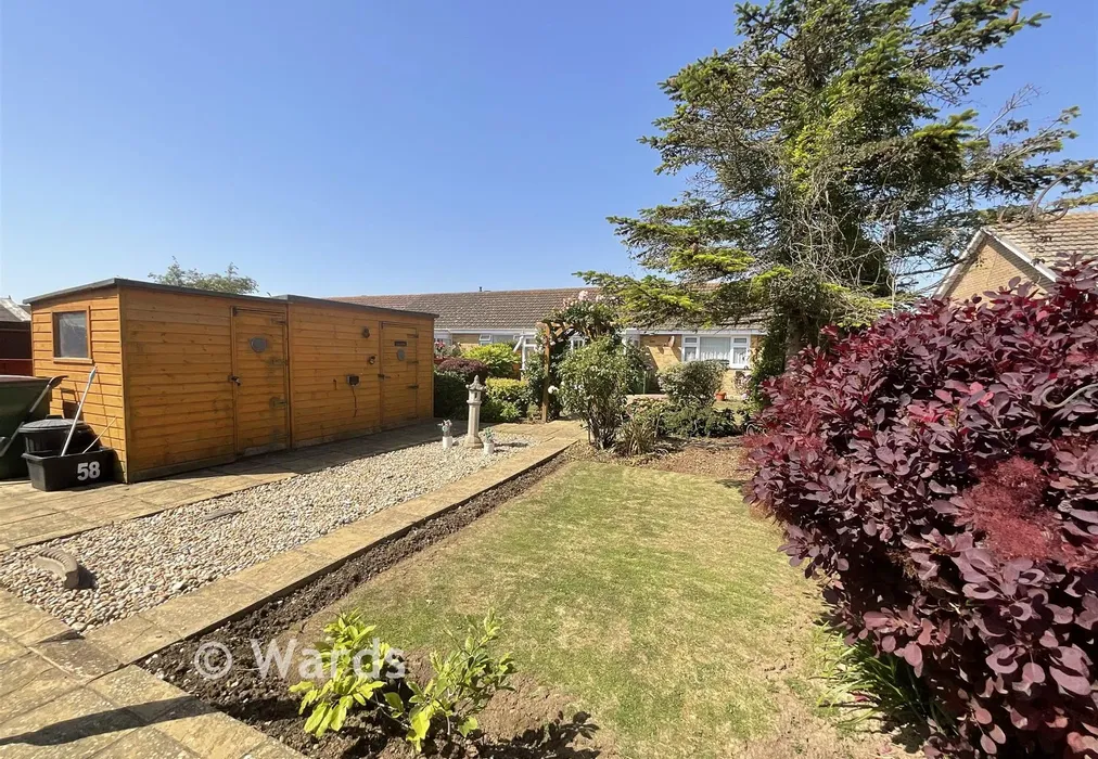 Garden - The Fairway, Dymchurch, Romney Marsh, Kent - Wards of Kent