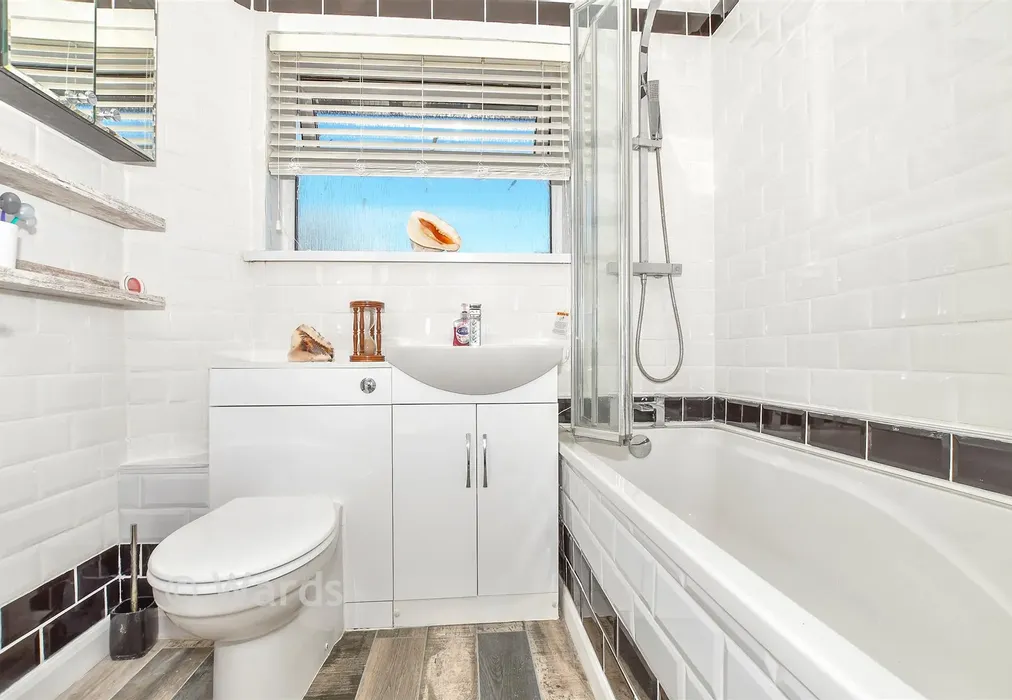 Bathroom - Rectory Way, Kennington, Ashford, Kent - Wards of Kent