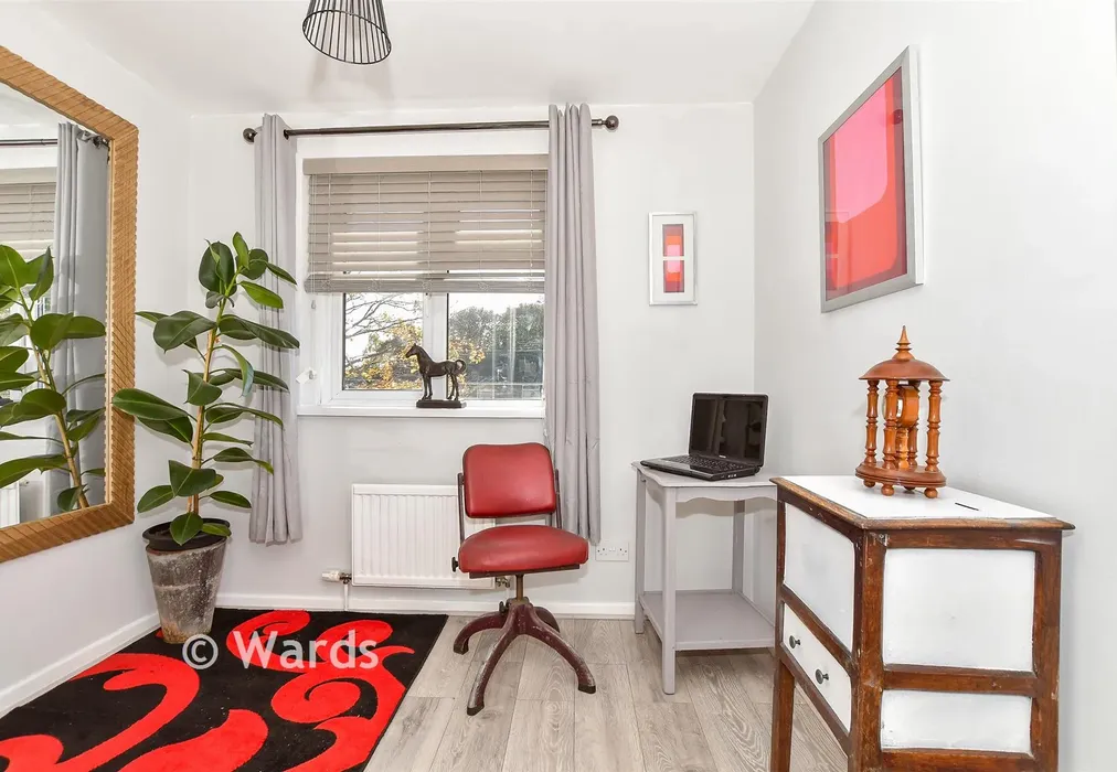 Bedroom 3 - Rectory Way, Kennington, Ashford, Kent - Wards of Kent
