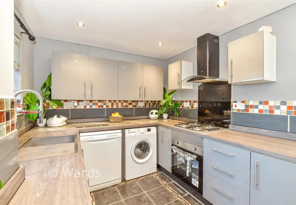 Kitchen - Rectory Way, Kennington, Ashford, Kent - Wards of Kent