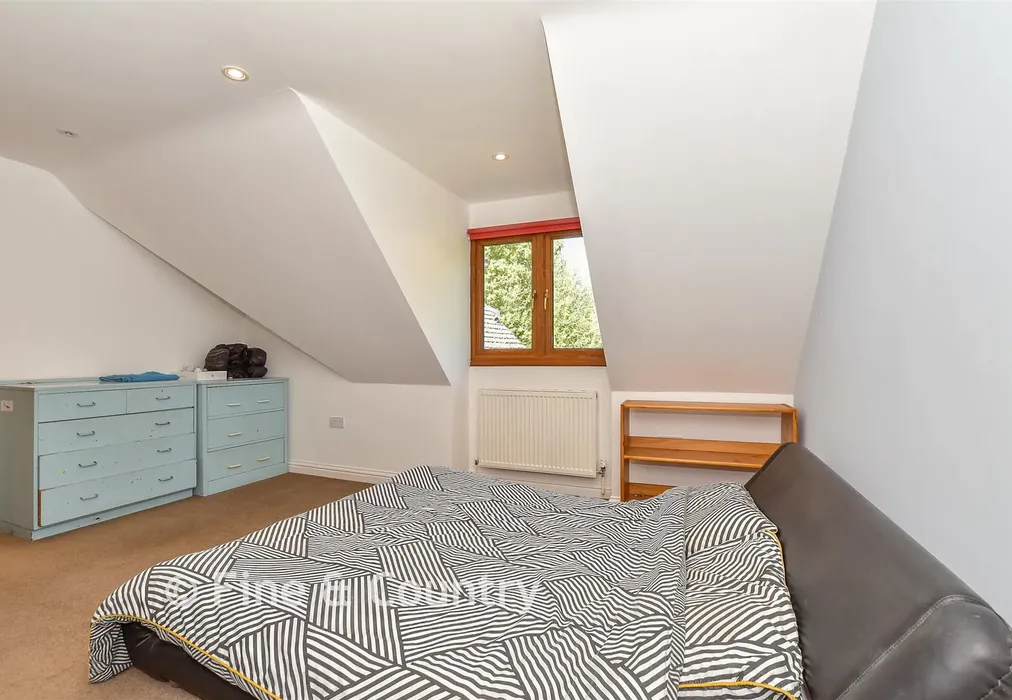 Bedroom 3 - Cuckoo Lane, Tonbridge, Kent - Wards of Kent