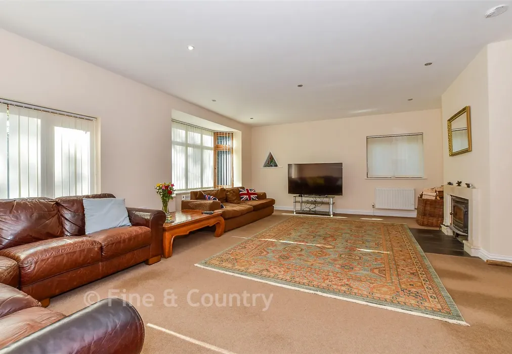 Living Room - Cuckoo Lane, Tonbridge, Kent - Wards of Kent