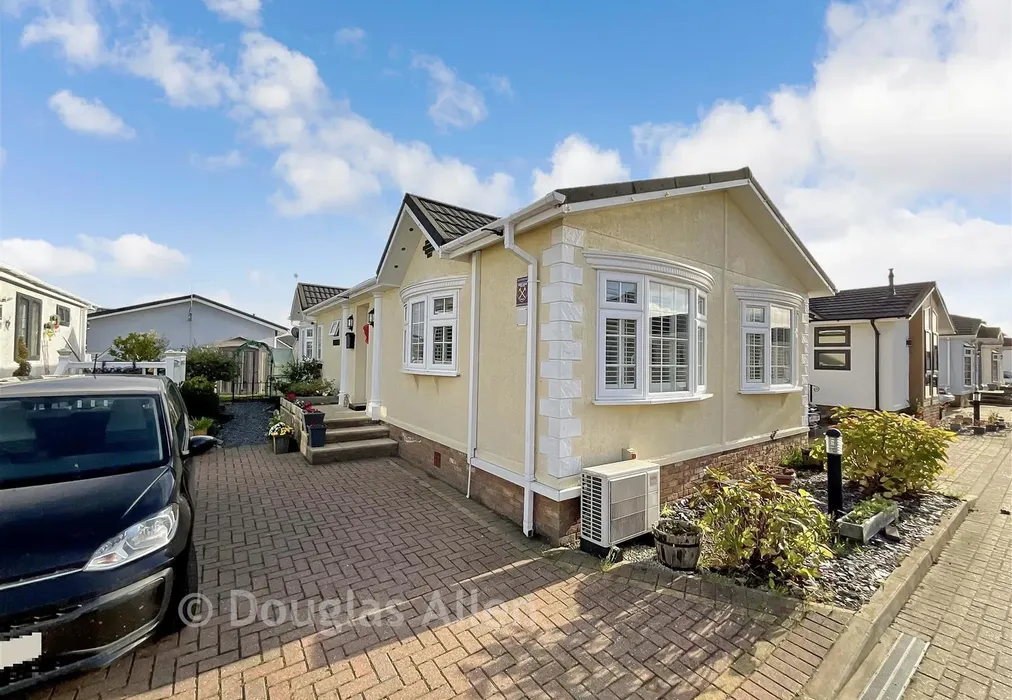 Front Elevation - Elm Way, Hayes Country Park, Battlesbridge, Wickford, Essex - Wards of Kent