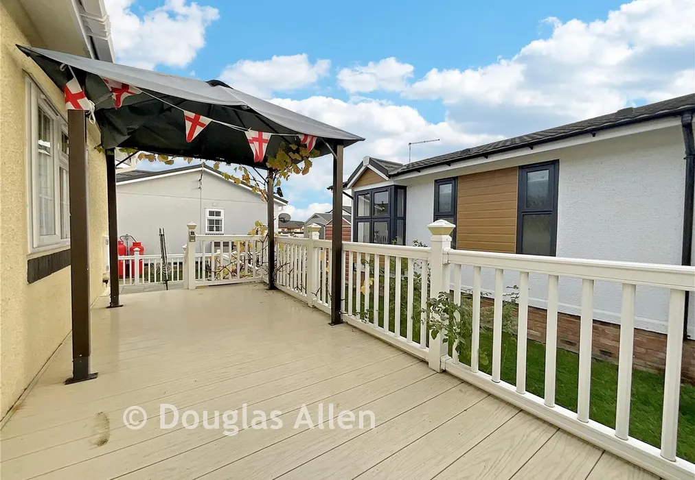 Veranda - Elm Way, Hayes Country Park, Battlesbridge, Wickford, Essex - Wards of Kent