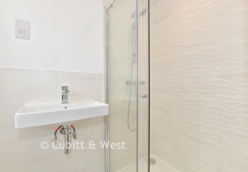 En-Suite Shower Room - Seedlings Drive, Pearmain Place, Crowborough, East Sussex - Wards of Kent