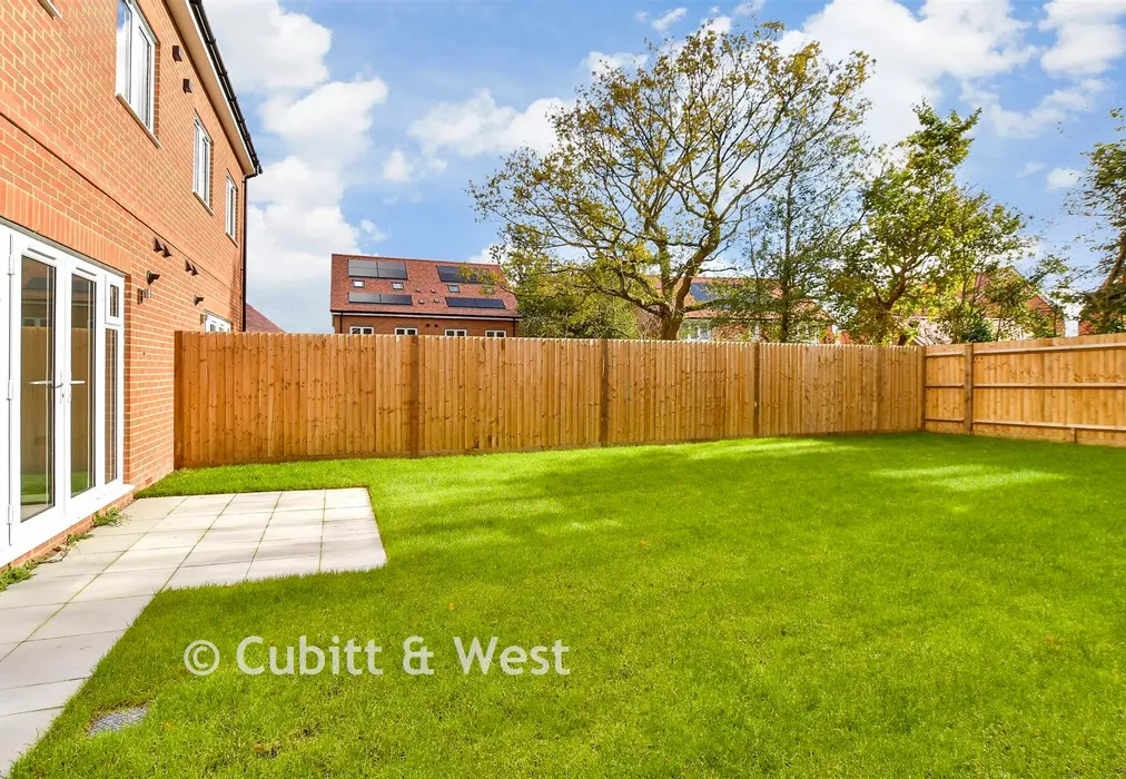 Rear Garden - Seedlings Drive, Pearmain Place, Crowborough, East Sussex - Wards of Kent