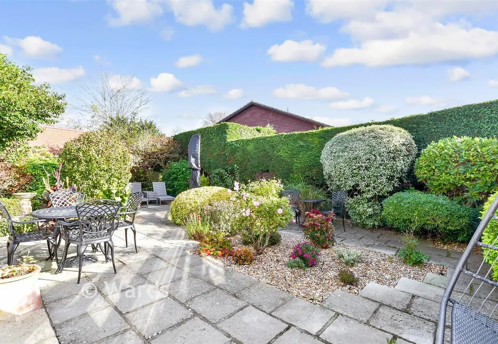 Rear Garden - Mount Lane, Bearsted, Maidstone, Kent - Wards of Kent