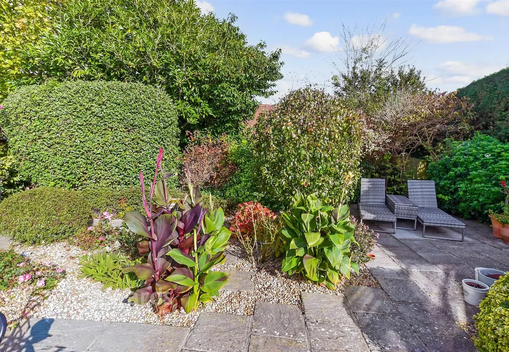 Rear Garden - Mount Lane, Bearsted, Maidstone, Kent - Wards of Kent