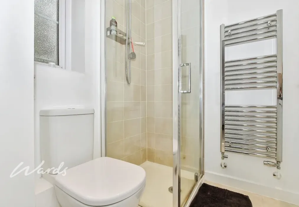 En Suite - Conference Way Allington ME16 - Wards of Kent