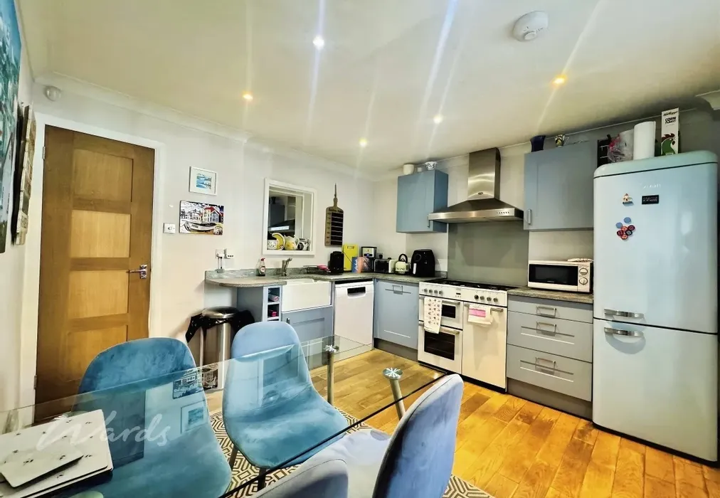 Paragon kitchen d... - Paragon Street Ramsgate CT11 - Wards of Kent