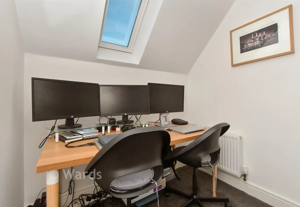 Landing - The Glebe, Yalding, Maidstone, Kent - Wards of Kent