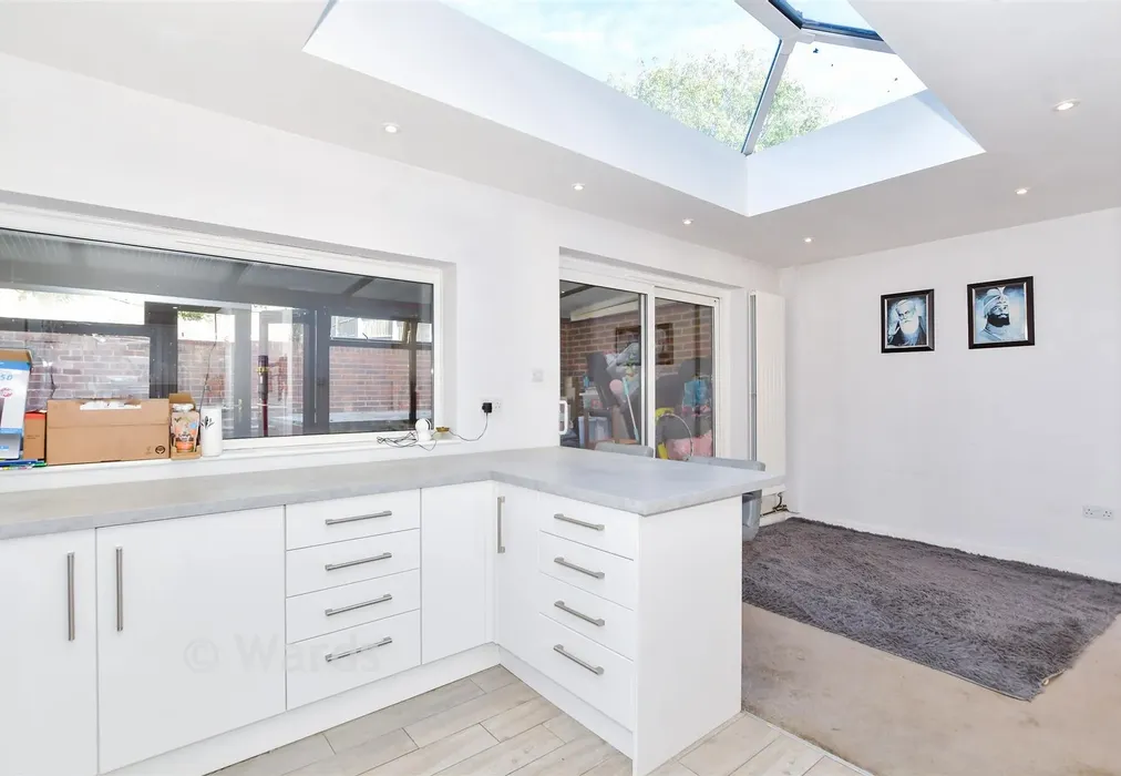 Kitchen/Breakfast Area - Spruce Close, Larkfield, Aylesford, Kent - Wards of Kent