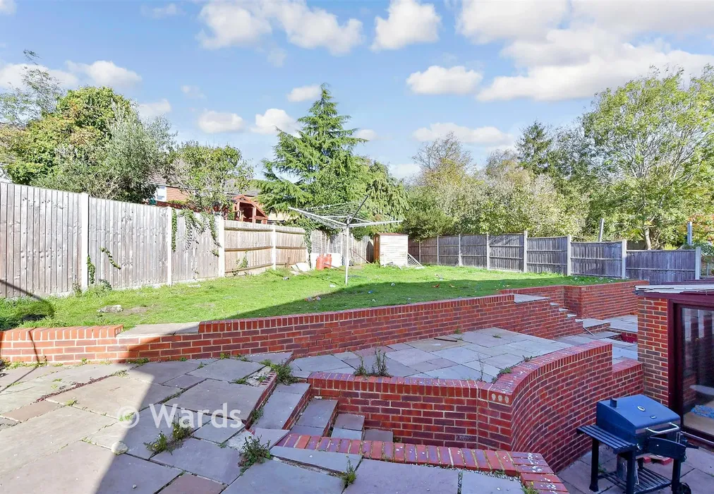 Rear Garden - Spruce Close, Larkfield, Aylesford, Kent - Wards of Kent