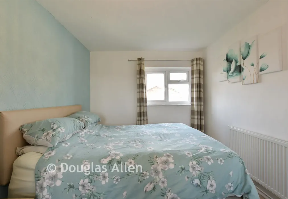 Bedroom 1 - Appletree Way, Wickford, Essex - Wards of Kent