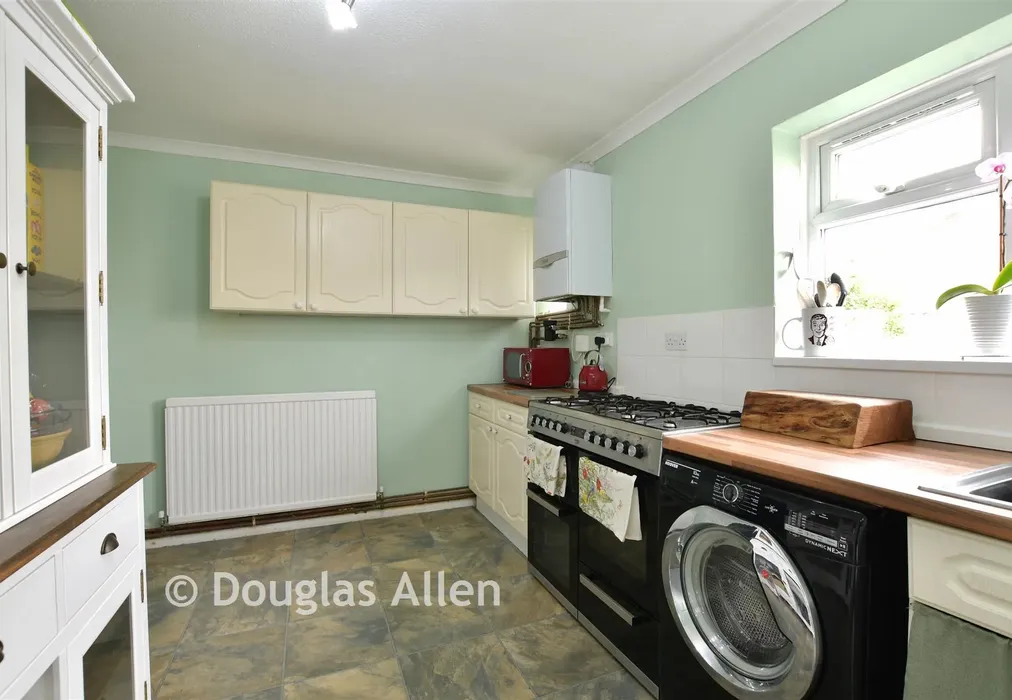 Kitchen - Appletree Way, Wickford, Essex - Wards of Kent