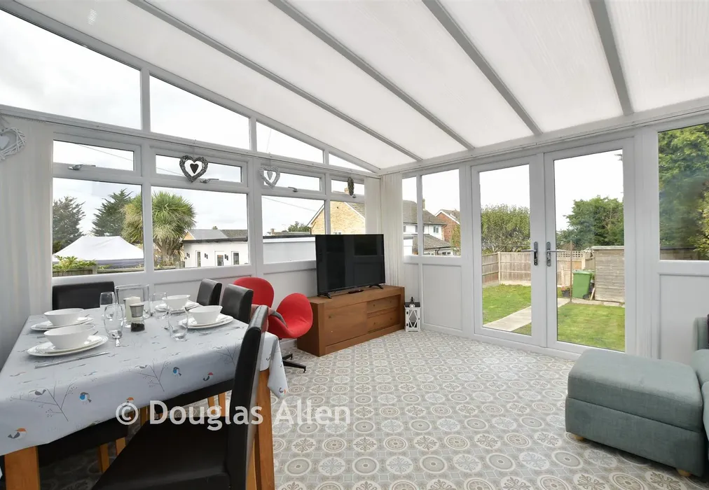 Conservatory - Appletree Way, Wickford, Essex - Wards of Kent