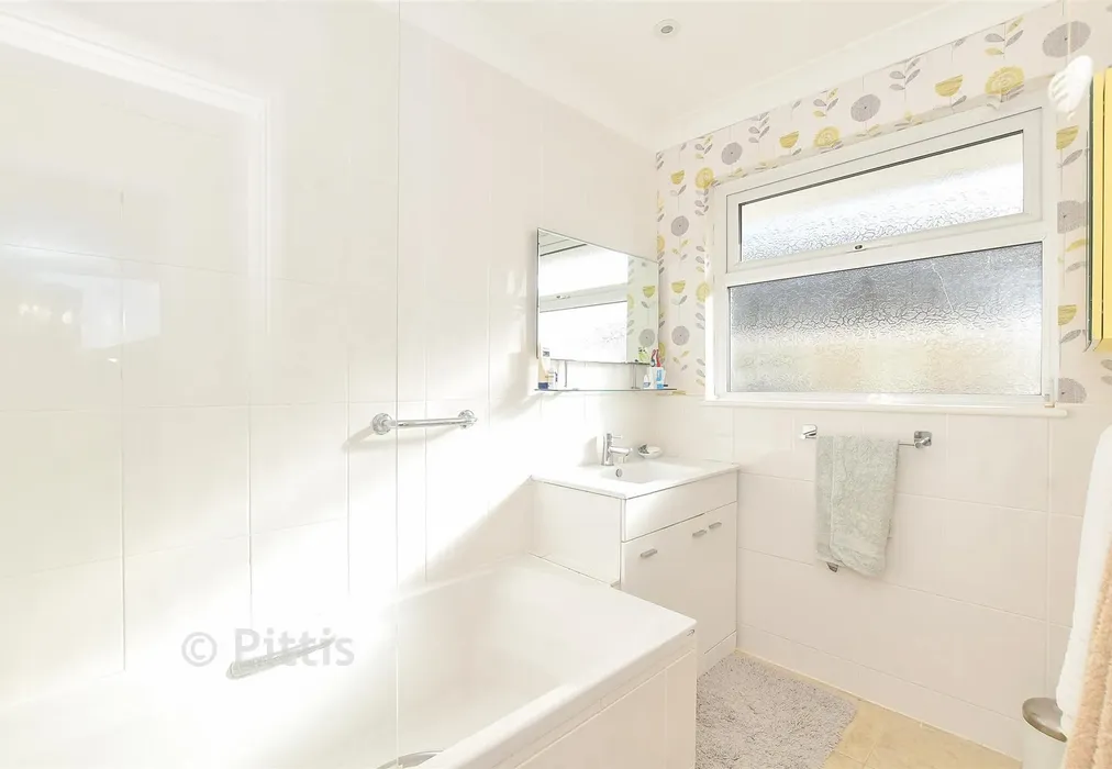 Bathroom - Clarendon Close, Brading, Isle of Wight - Wards of Kent