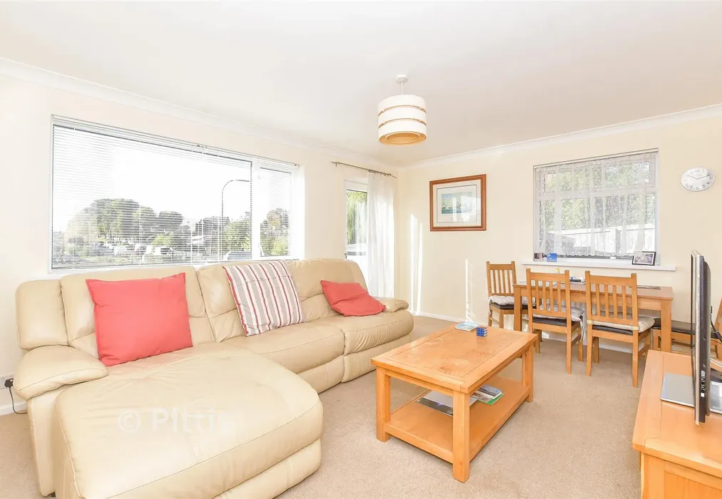 Lounge - Clarendon Close, Brading, Isle of Wight - Wards of Kent