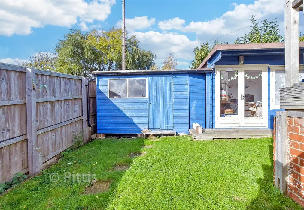 Rear Garden - Clarendon Close, Brading, Isle of Wight - Wards of Kent