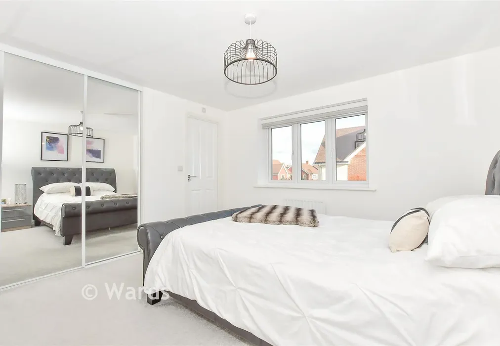 Bedroom 1 - Broke Wood Way, Maidstone, Kent - Wards of Kent