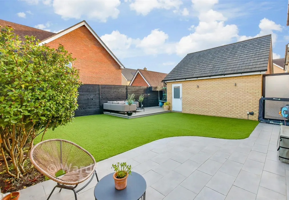 Rear Garden - Broke Wood Way, Maidstone, Kent - Wards of Kent