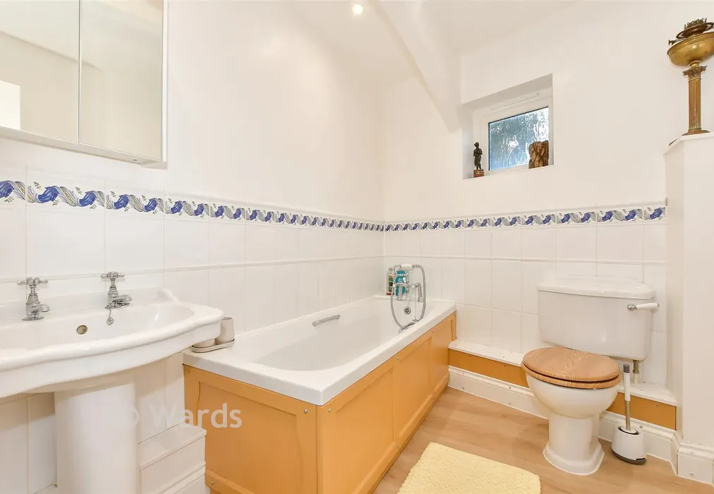 Bathroom - Canterbury Road, Whitstable, Kent - Wards of Kent