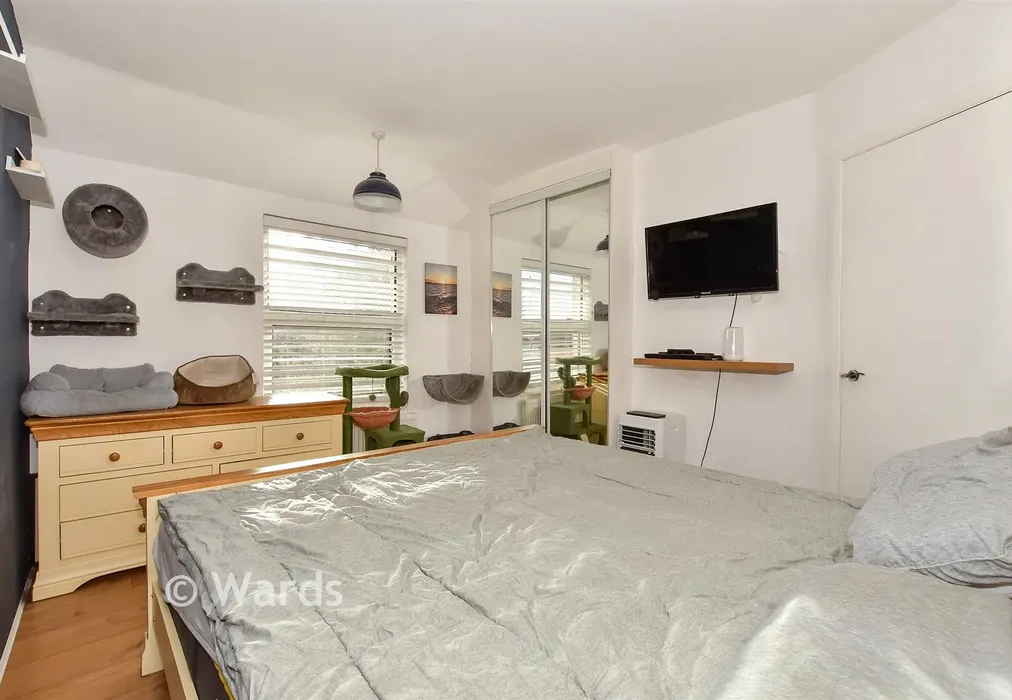 Bedroom 1 - Kings Road, Canterbury, Kent - Wards of Kent