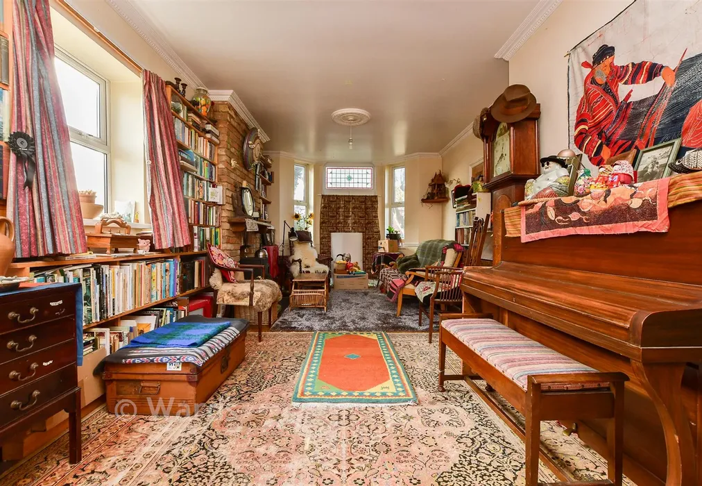 Lounge - Ethelbert Road, Birchington, Kent - Wards of Kent