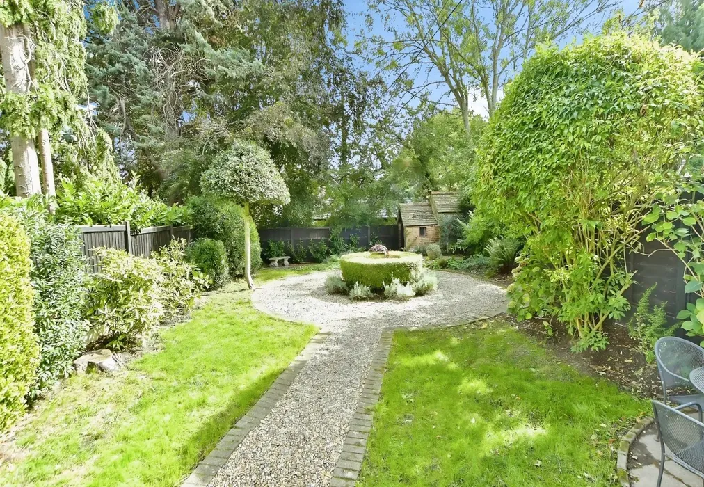 westeria garden - The Street Hartlip ME9 - Wards of Kent