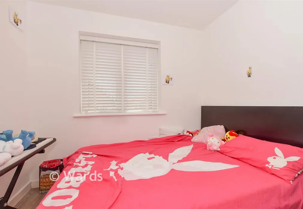 Bedroom 4 - Swift Avenue, Finberry, Ashford, Kent - Wards of Kent